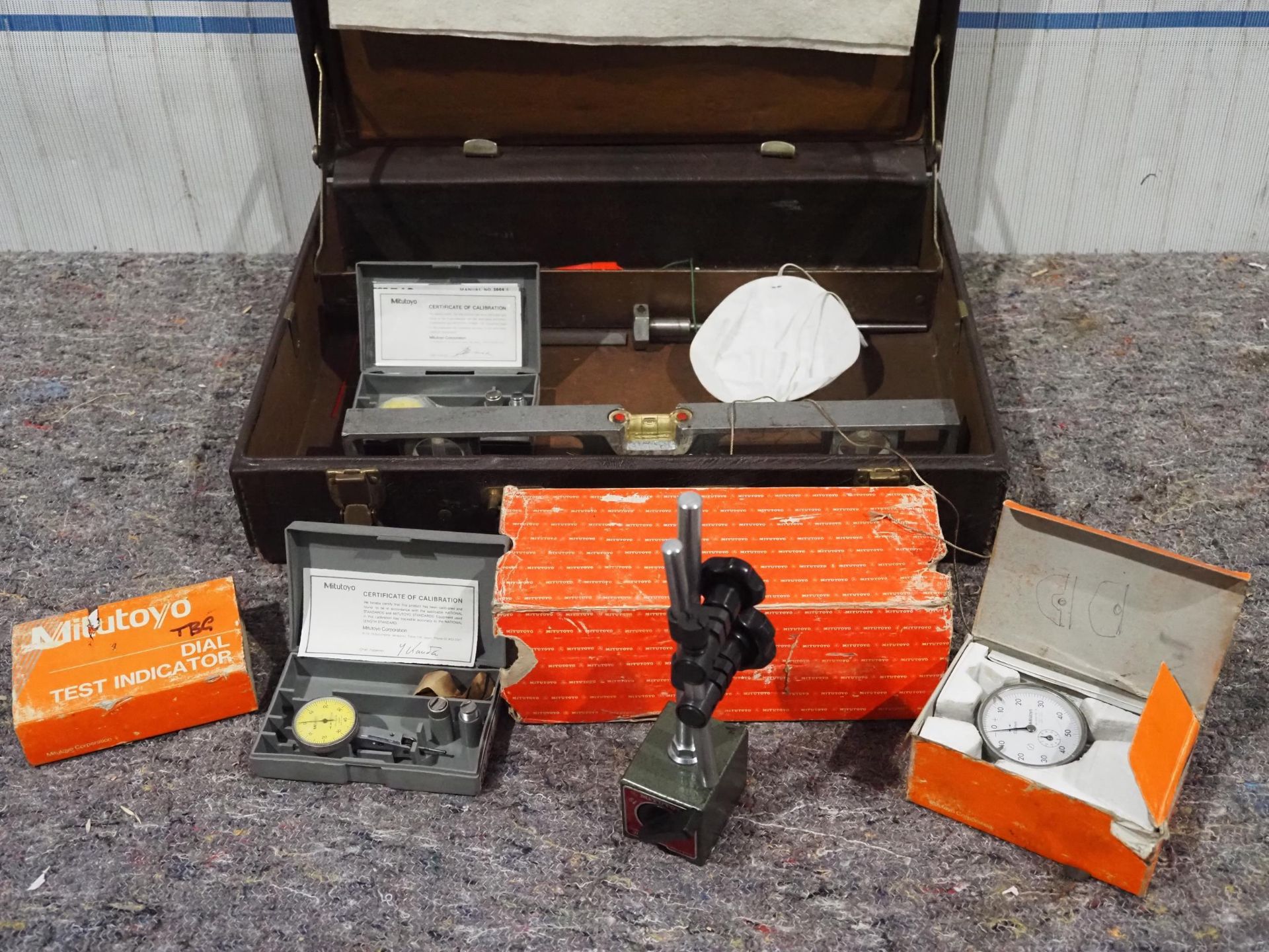 Assorted Mitutoyo dial indicators, magnetic base indicator and other tools