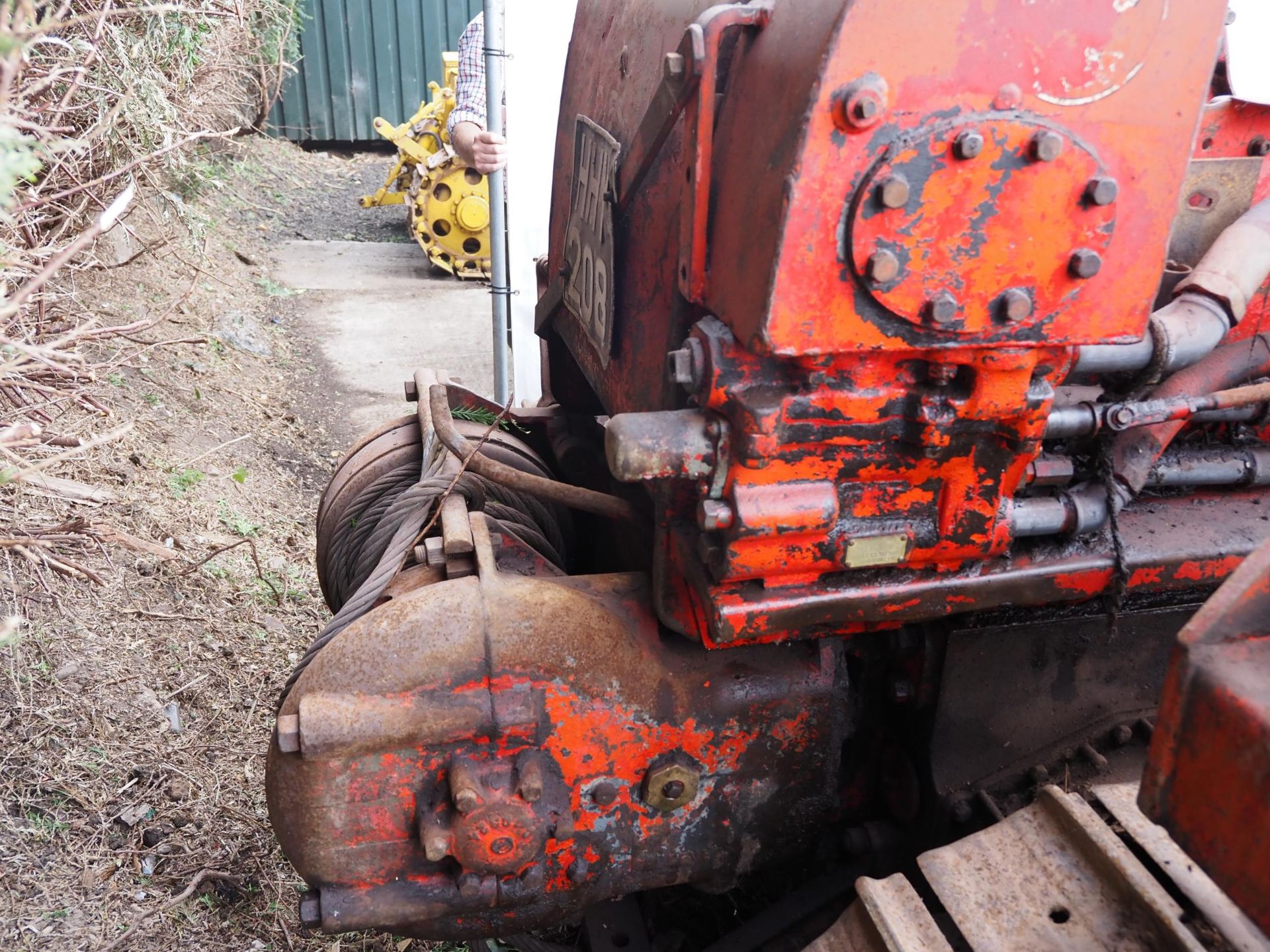 International TD 9 crawler. Petrol/diesel. With Ruston Bucyrus blade and Cargo winch. Ex forestry - Image 5 of 8