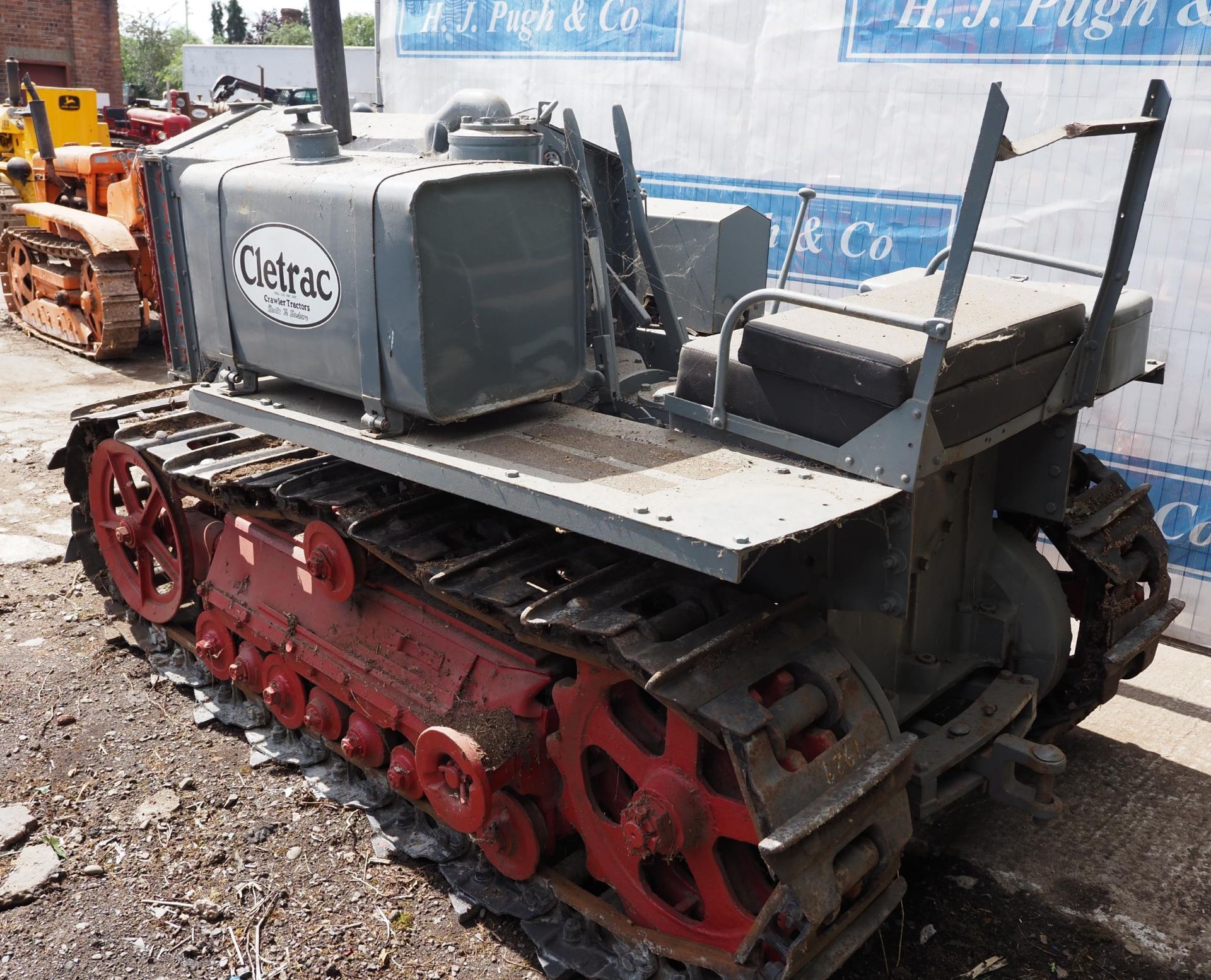 Cletrac 30 crawler. Repaired engine block. c/w drawbar. Runs. Key. SN - 18 - 75 - Image 4 of 4