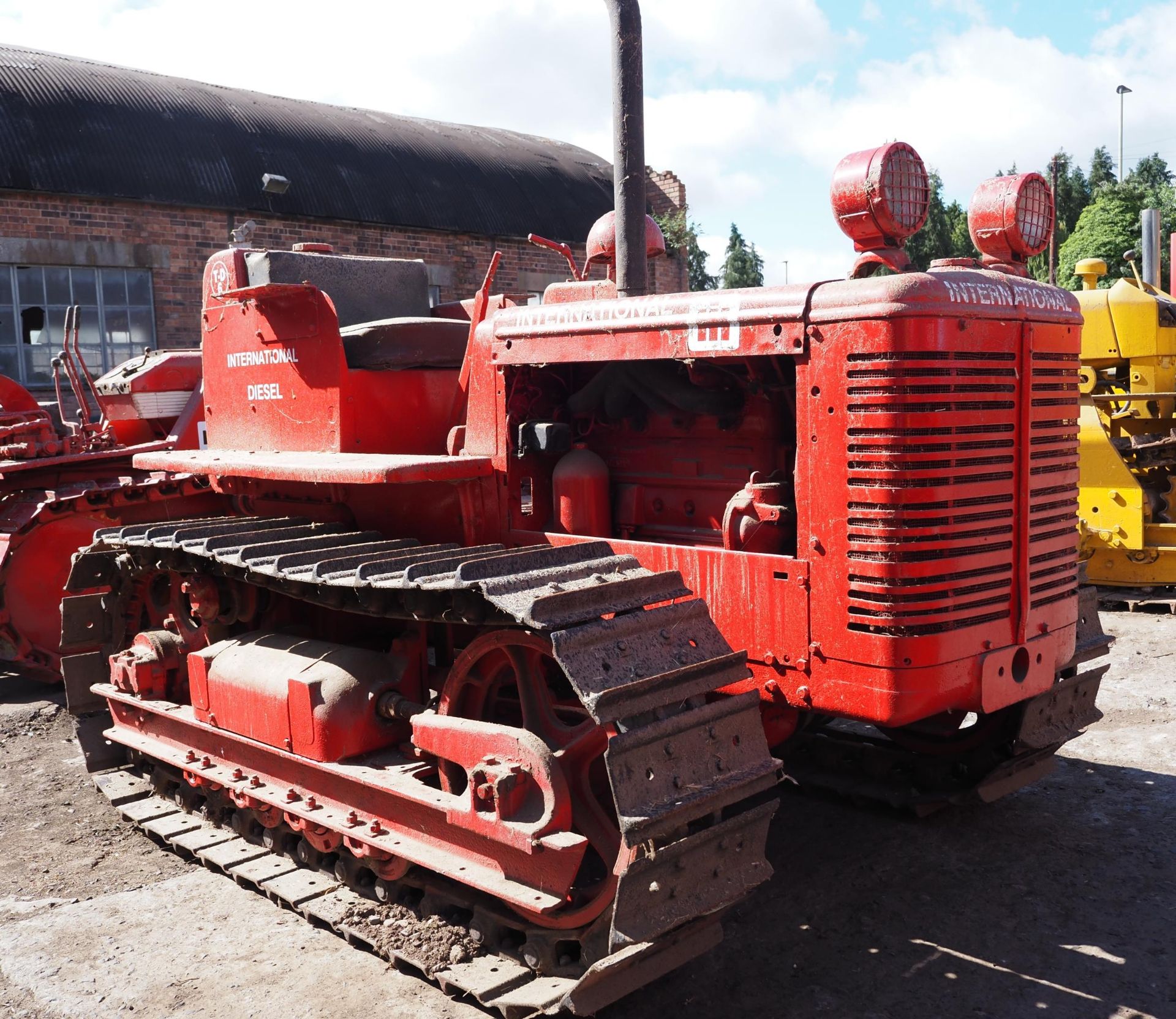 International BTD6 Diesel Crawler C w Drawbar Model BTD640 Runs V5 international-btd6-diesel-crawler-c-w-drawbar-model-btd640-runs-v5
