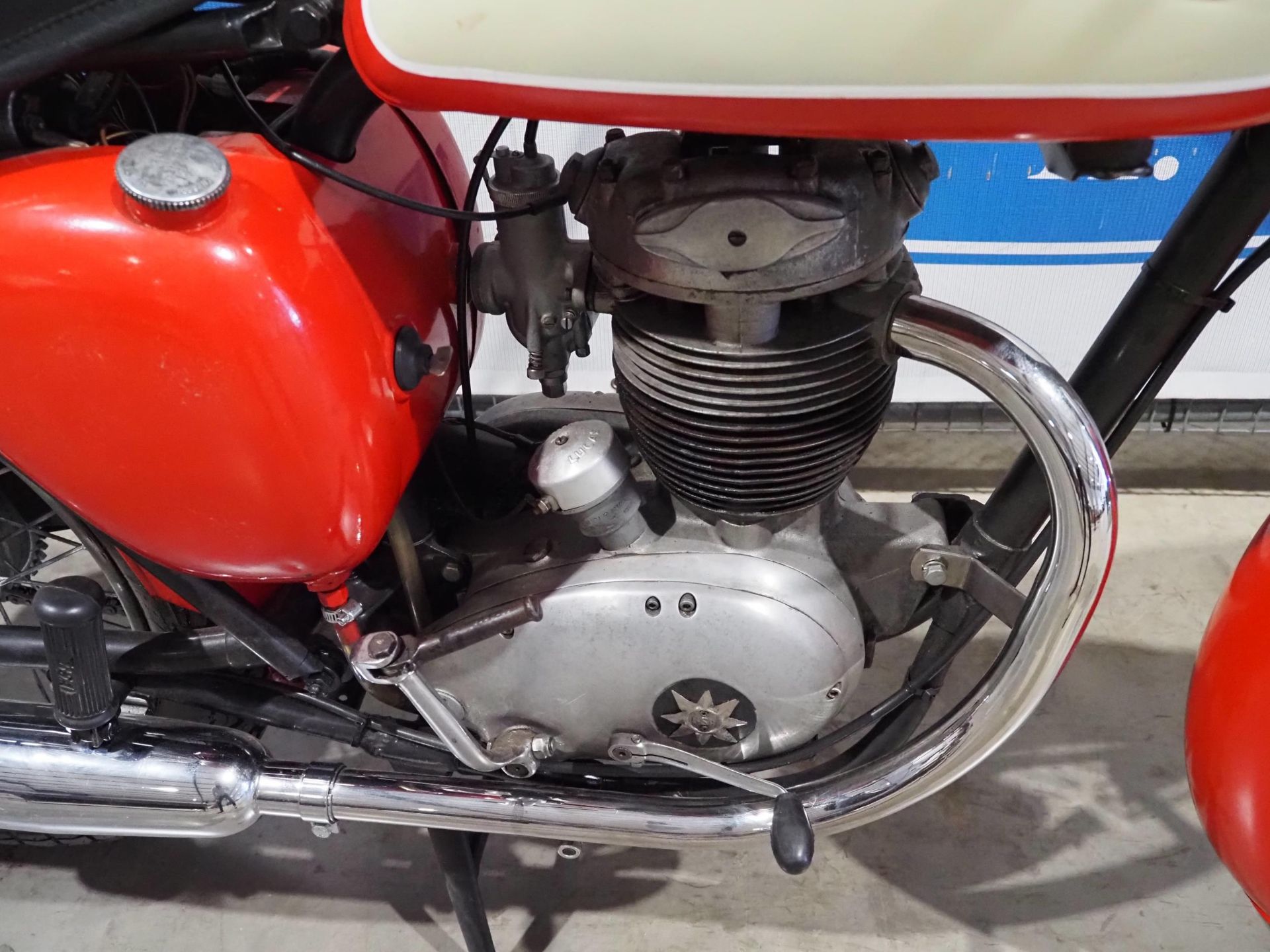 BSA B40 motorcycle. 1961. This bike is 90% compete and just need finishing. Reg. SSL 718. V5 - Image 6 of 14