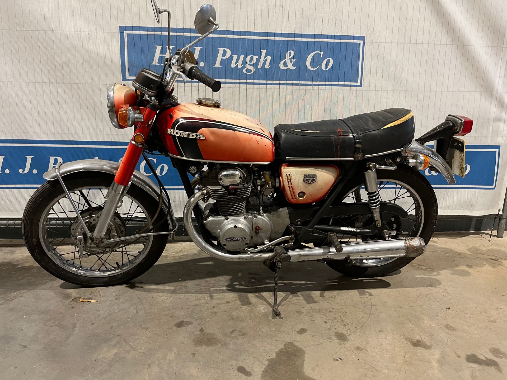 Honda CB350 motorcycle. 1971. Good project. This bike was running when it went into storage. Reg FMW - Image 10 of 10