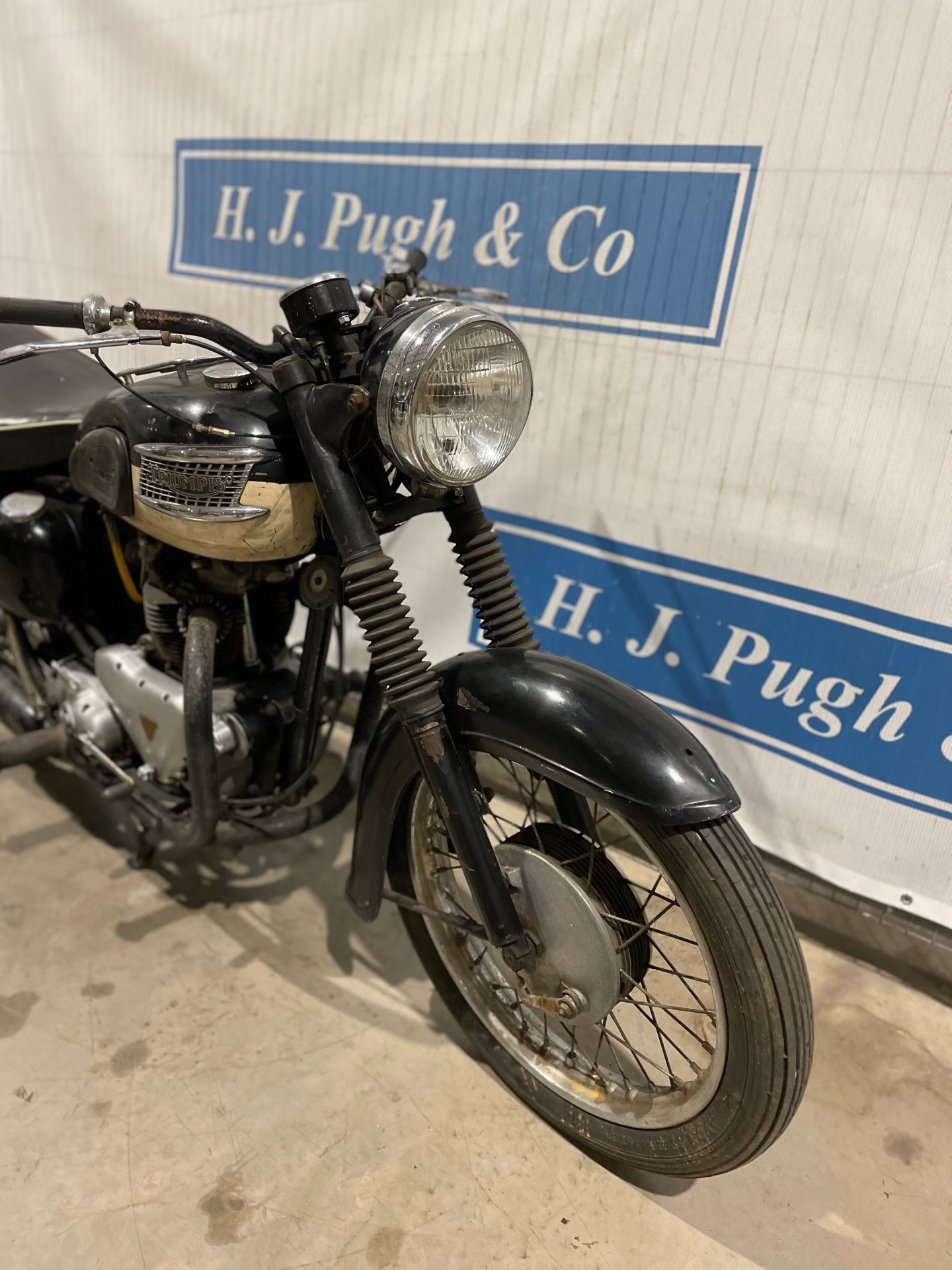 Triumph T110 motorcycle. 1958. 650cc. Easy to ride. C/w some history. Reg 354 XVT. V5