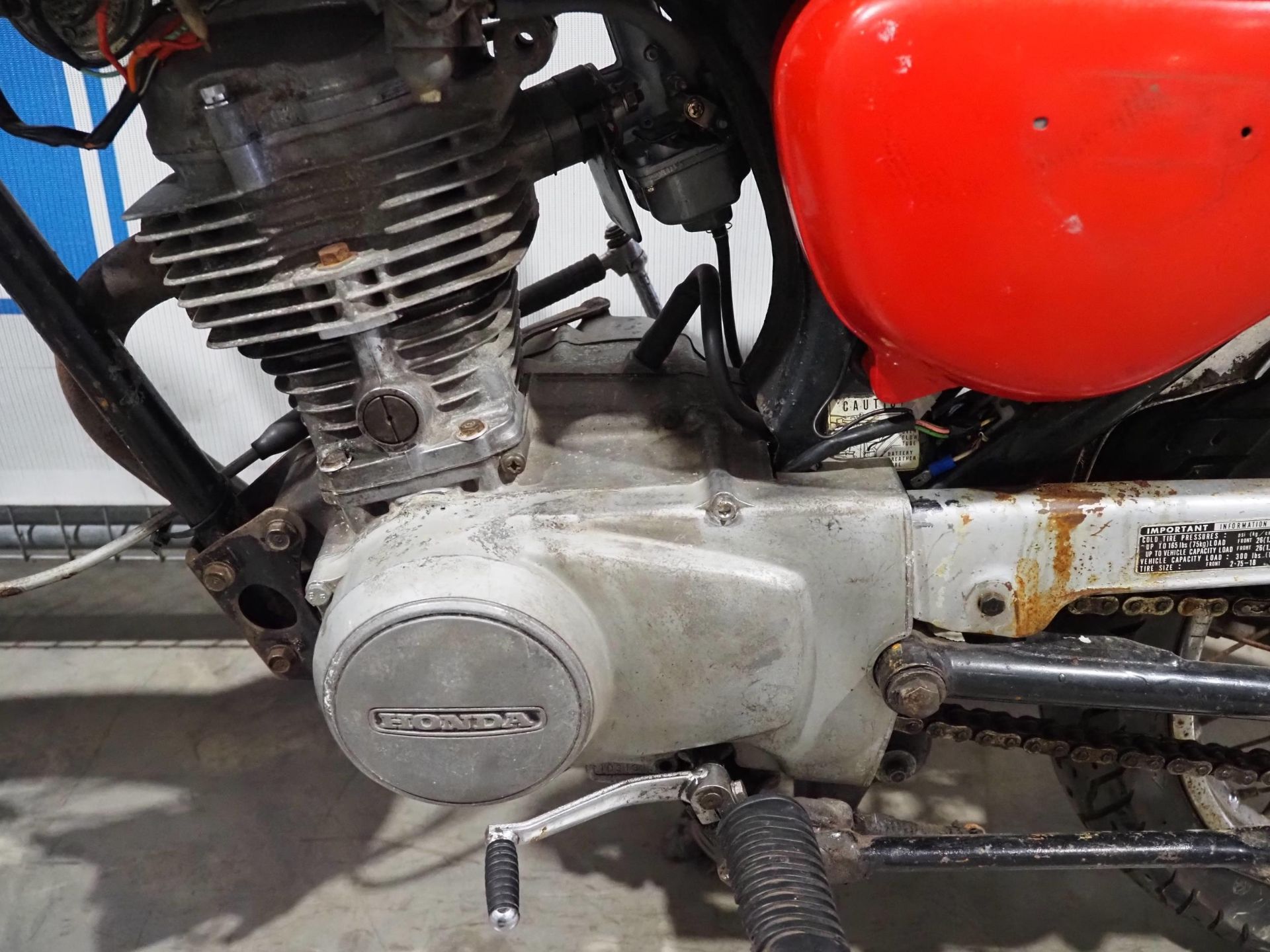 Honda CB125 motorcycle. 1975. Was running but needs a new coil and a bit of work done. Declared - Image 14 of 16