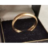 18ct Gents Wedding Band Ring - size V+0.5, 5.75g