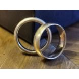 Pair of 9ct Wedding Band Rings - combined weight 5.7g