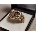 9ct Gold and Diamond Buckle Ring - 9.7g, size S+0.5