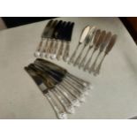 Collection of Hallmarked Silver United Cutlers Cutlery Knives Set - total approx weight 1310g