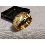 22ct Diamond Cut Gold Wedding Band Ring, size S, 9g
