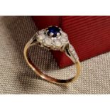 9ct Gold Blue Stone Dress Ring