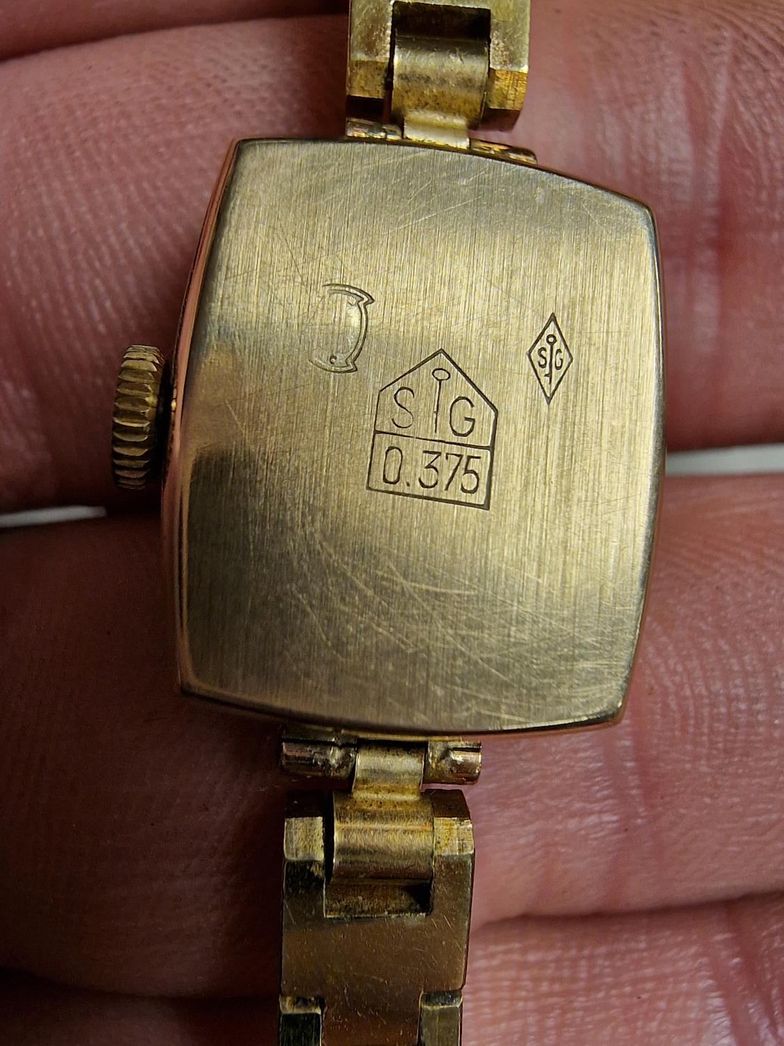 Ladies Cased Helvetia 9ct Gold Wristwatch - 19.35g - Image 3 of 5