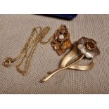 9ct Gold Floral Brooch and Gold Mourning Brooch - 7.6g