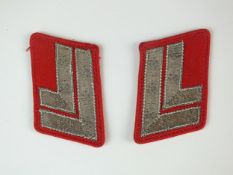 Scarce pair of pre-1938 NSDAP Hauptstellenleiter collar tabs, Gau level