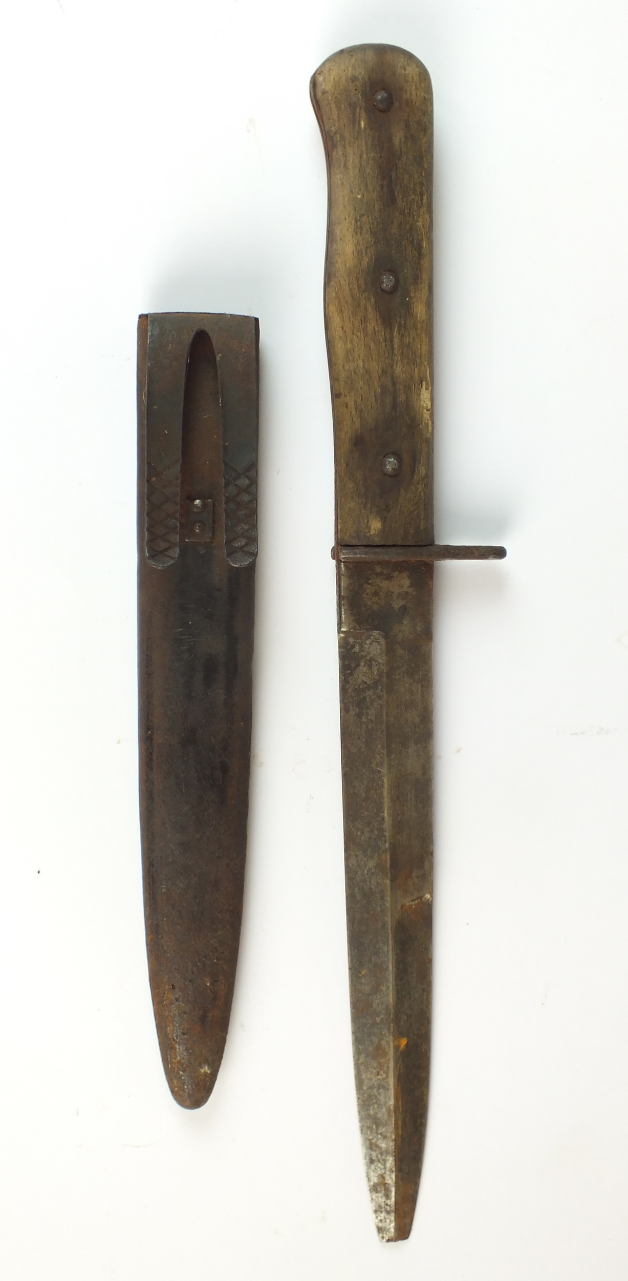 WW2 German Luftwaffe boot knife in scabbard