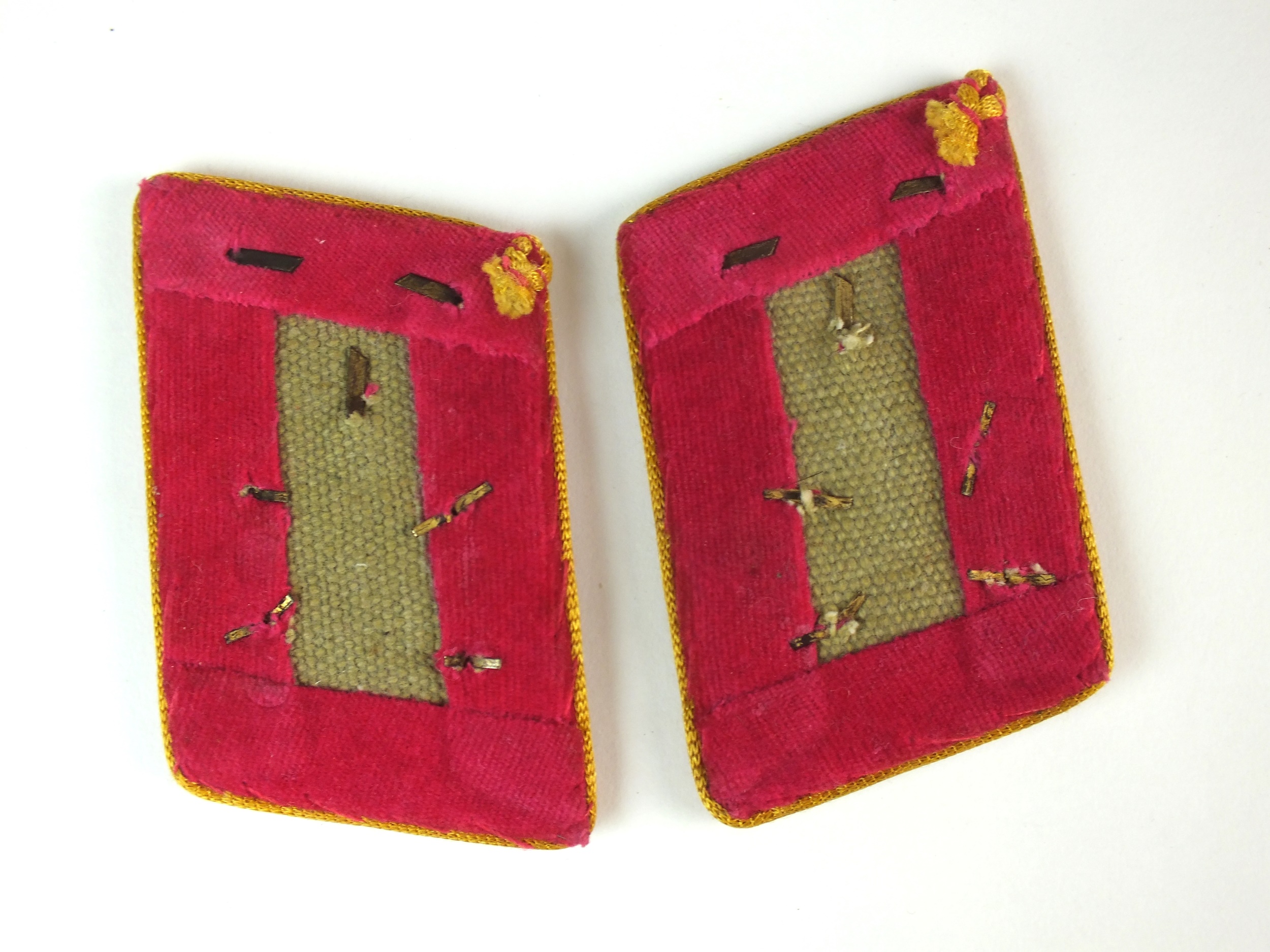 A pair of German NSDAP Gemeinschaftsleiter collar tabs, Reichs level, circa 1936-39 - Image 2 of 2