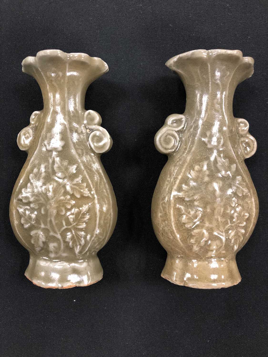A pair of Longquan celadon vases, Yuan Dynasty - Image 5 of 7