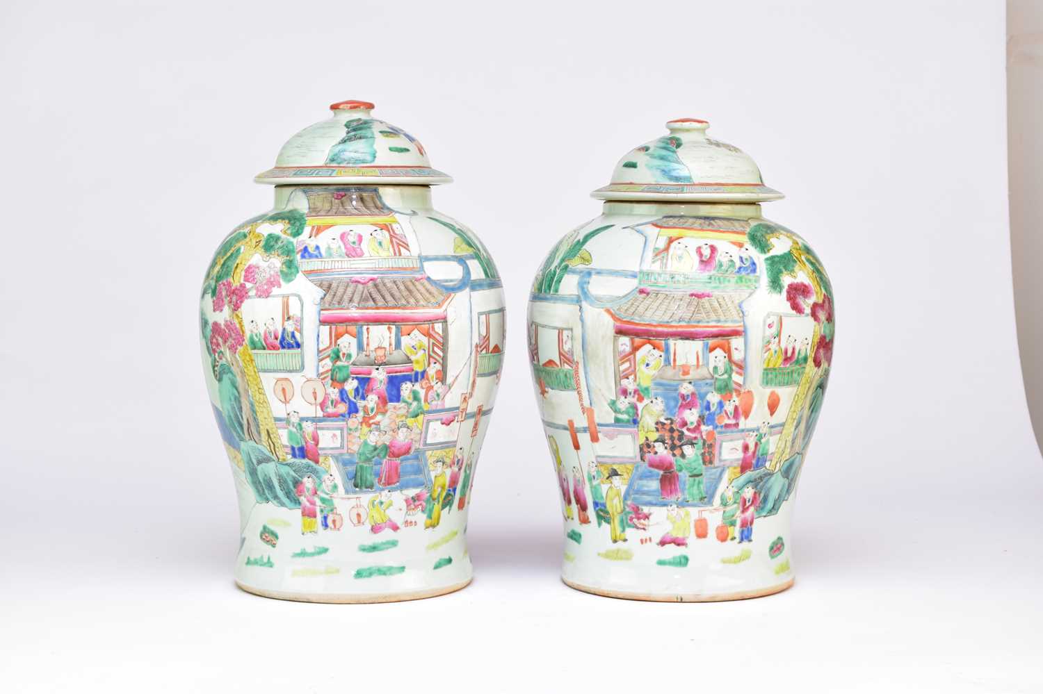 A pair of Chinese Famille Rose vases and covers - Image 2 of 8