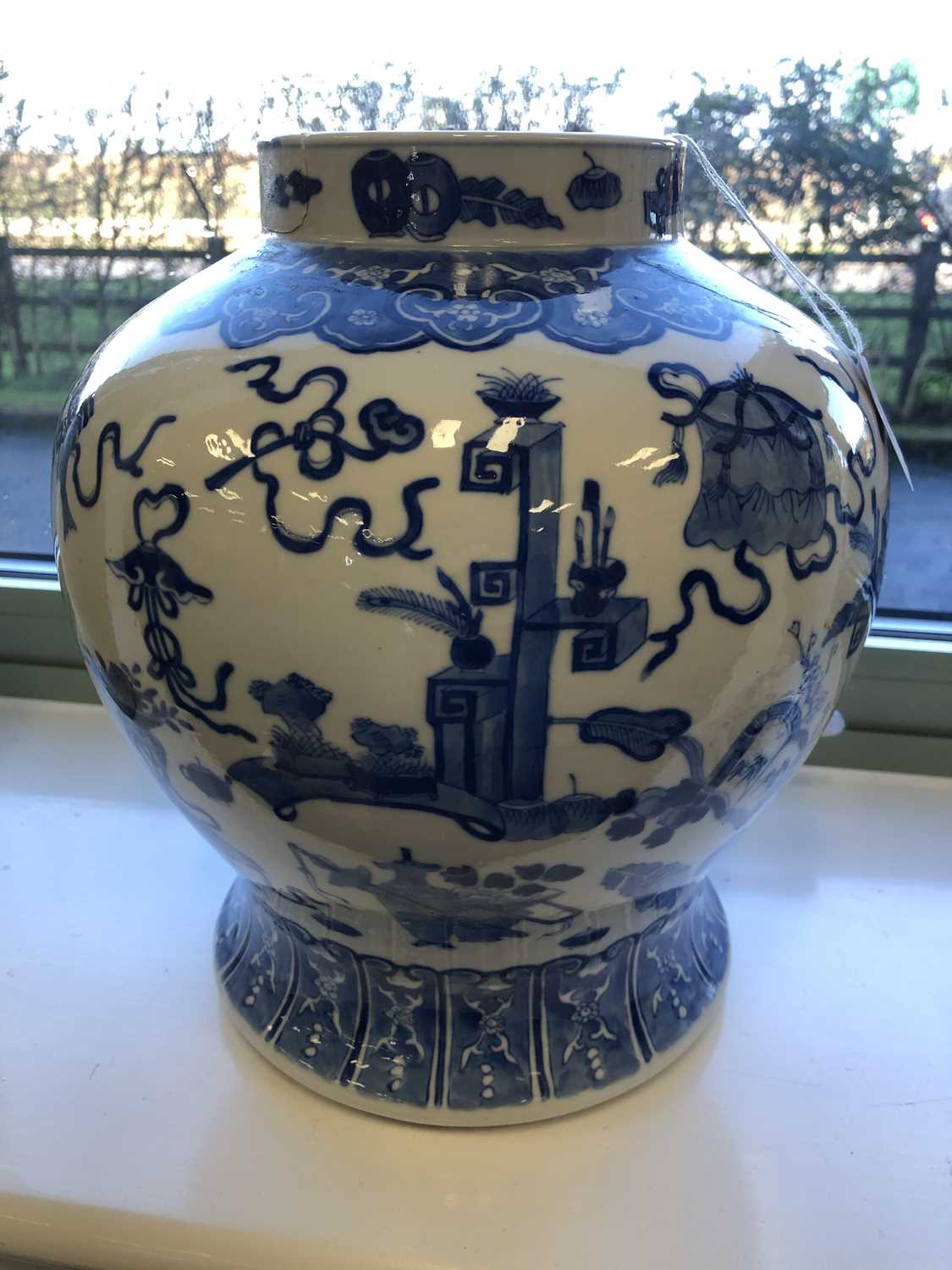 A Chinese blue and white jar and cover, Kangxi six-character mark and possibly period - Image 4 of 11