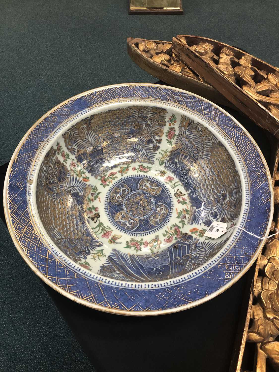 A Chinese export enamelled blue and white punch bowl, 18th century - Image 6 of 7