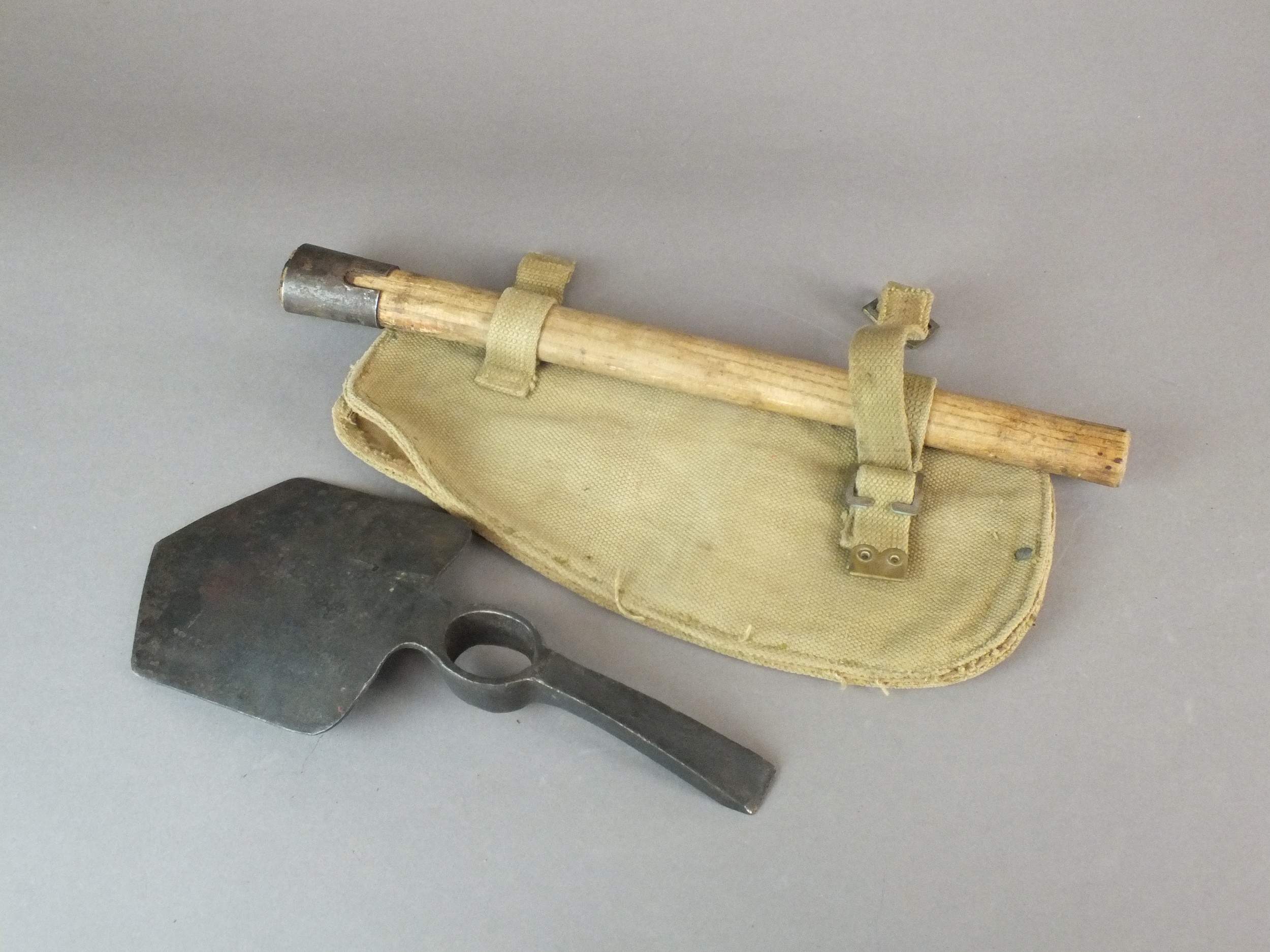 WW2 entrenching tool - Image 2 of 2