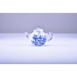 A small Chinese blue and white teapot from the Vung Tau cargo, Kangxi