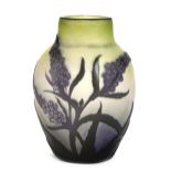 Gallé-Vase mit Fingerhut