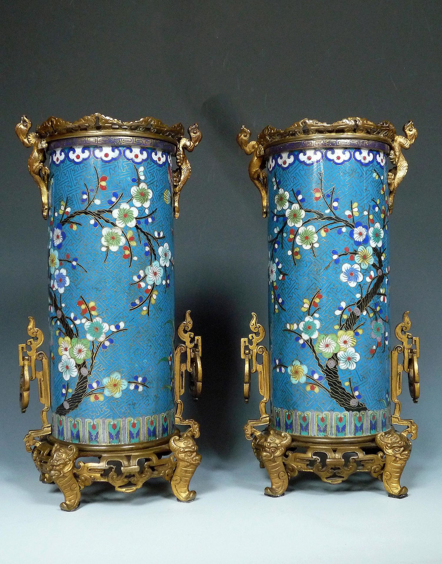 Paar japanoise Cloisonné-Vasen