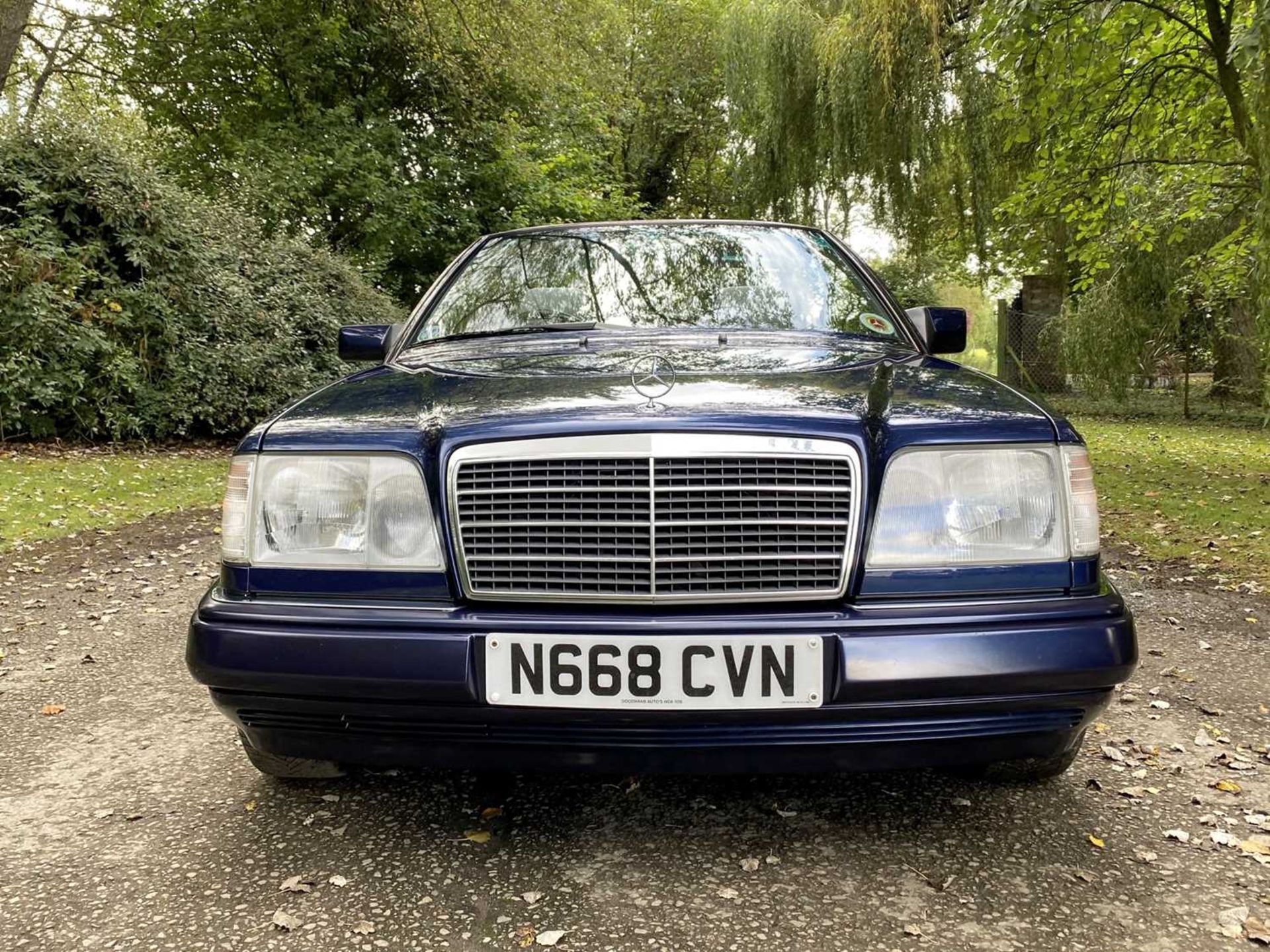1995 Mercedes-Benz E220 Cabriolet A simply exceptional example of the increasingly desirable pillarl - Image 18 of 79