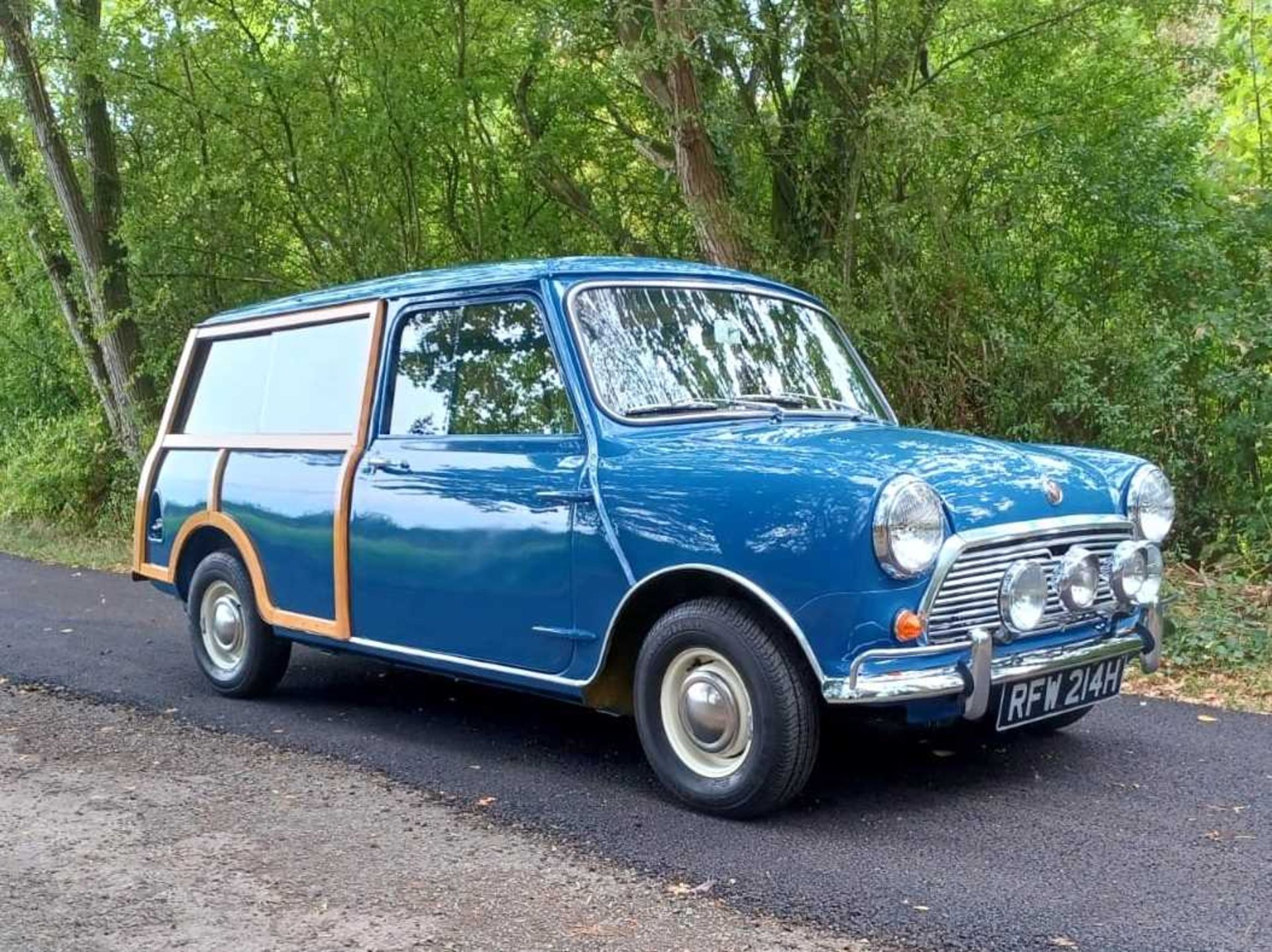 1970 Austin Mini Countryman Fully restored to concourse standard - Image 17 of 43