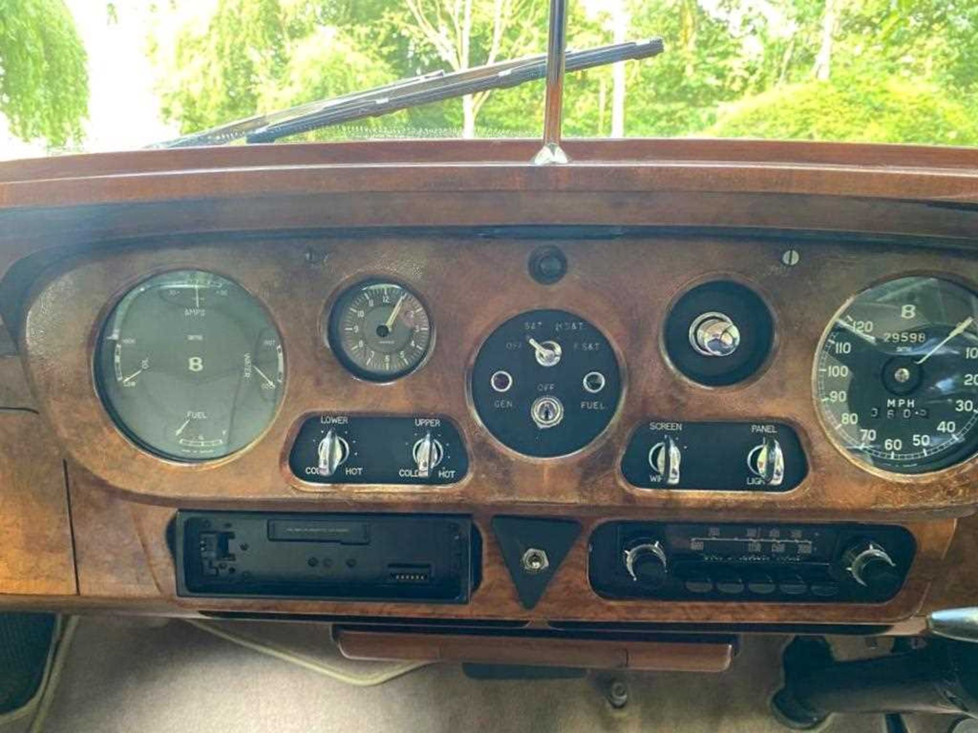 1962 Bentley S2 Low indicated mileage of just 29,000 and entered from long-term ownership - Image 24 of 36