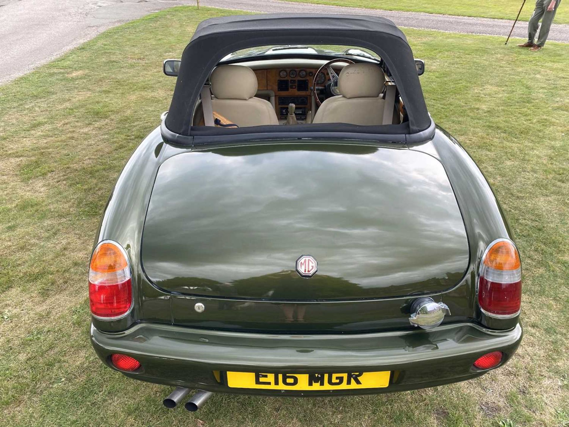 1995 MG RV8 A rare and sought-after car fitted with power steering - Image 15 of 45