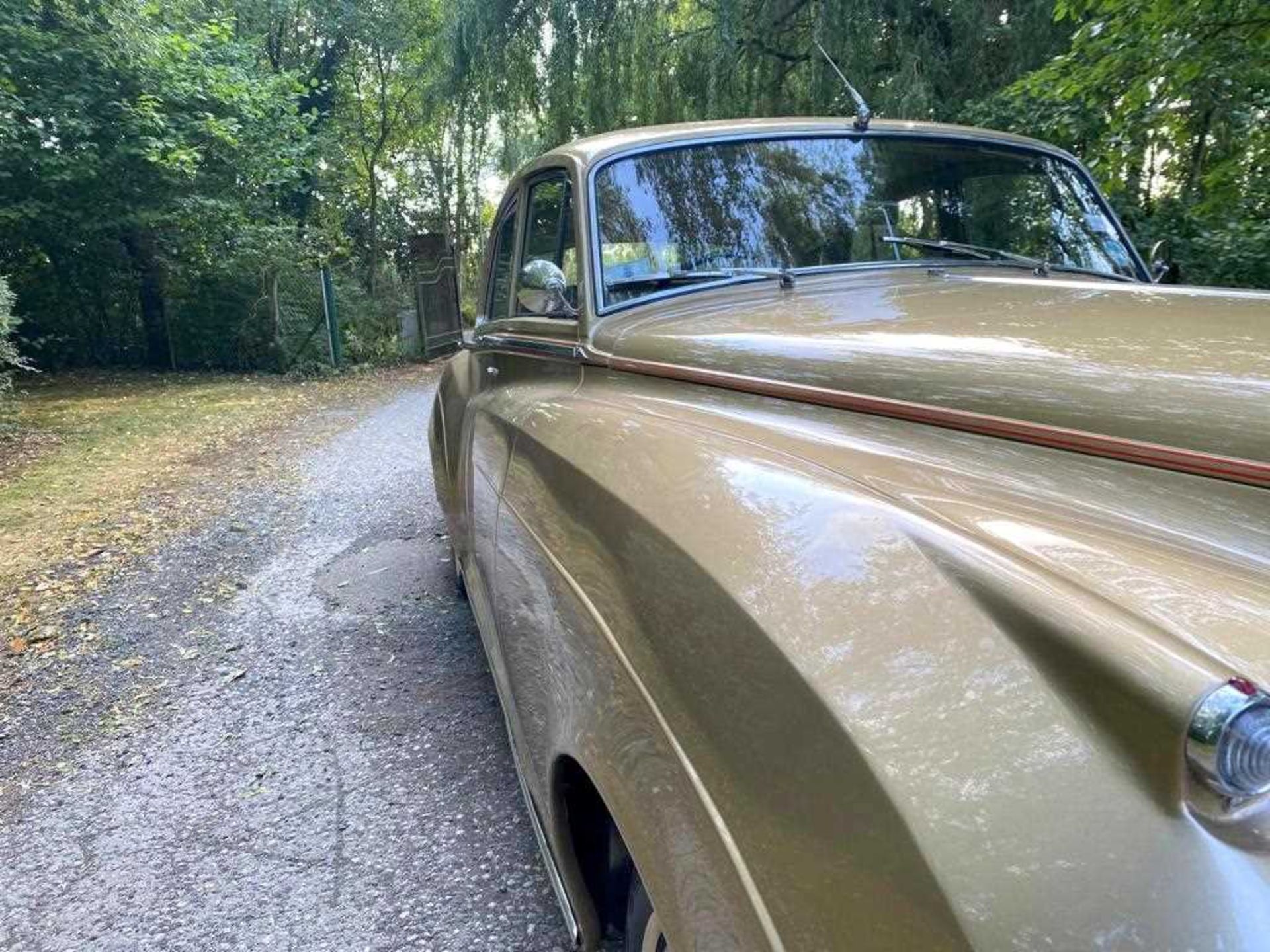 1962 Bentley S2 Low indicated mileage of just 29,000 and entered from long-term ownership - Image 27 of 36