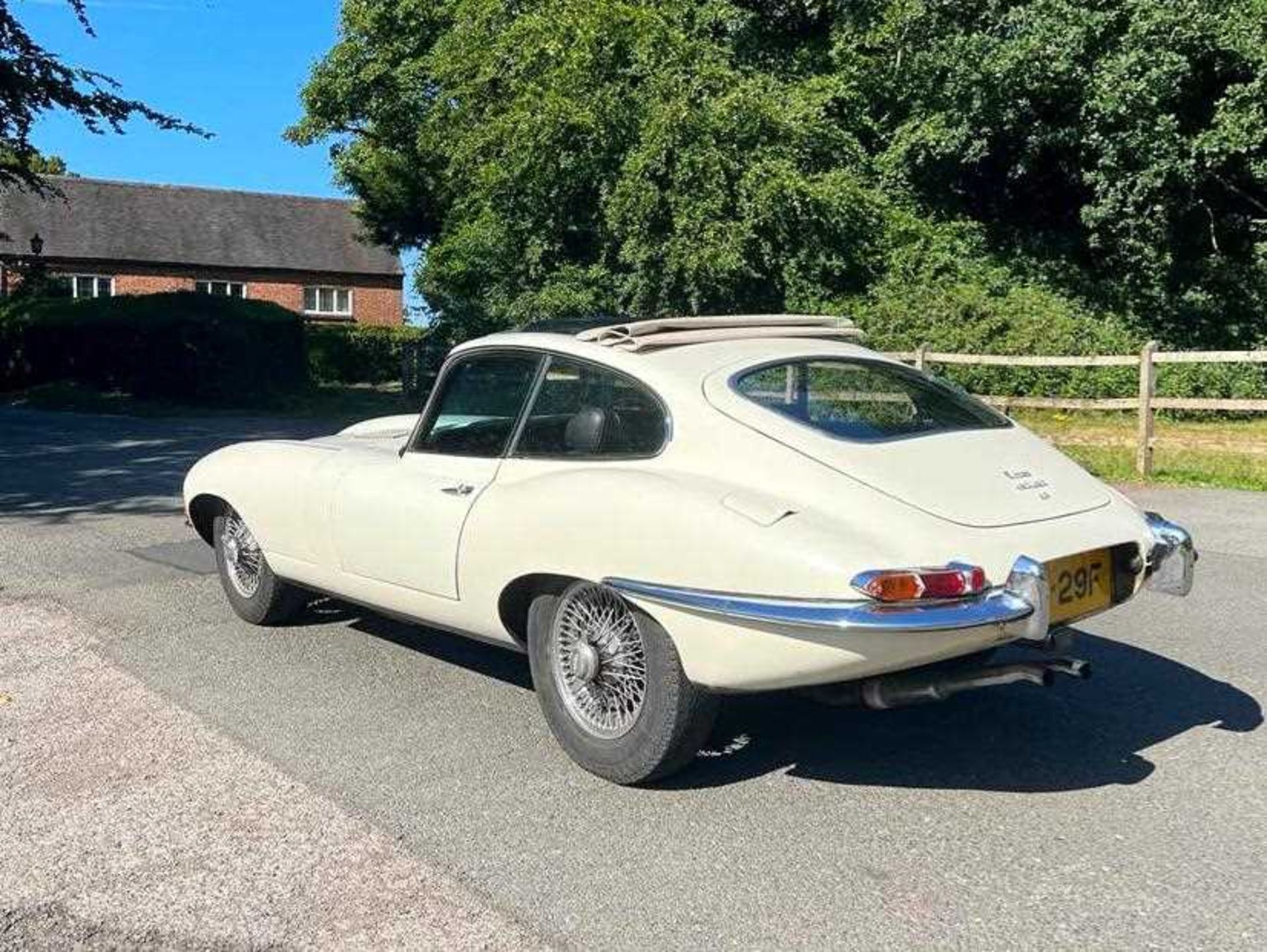 1968 Jaguar E-Type 4.2 Coupe Current ownership for more than 28 years - Image 10 of 24