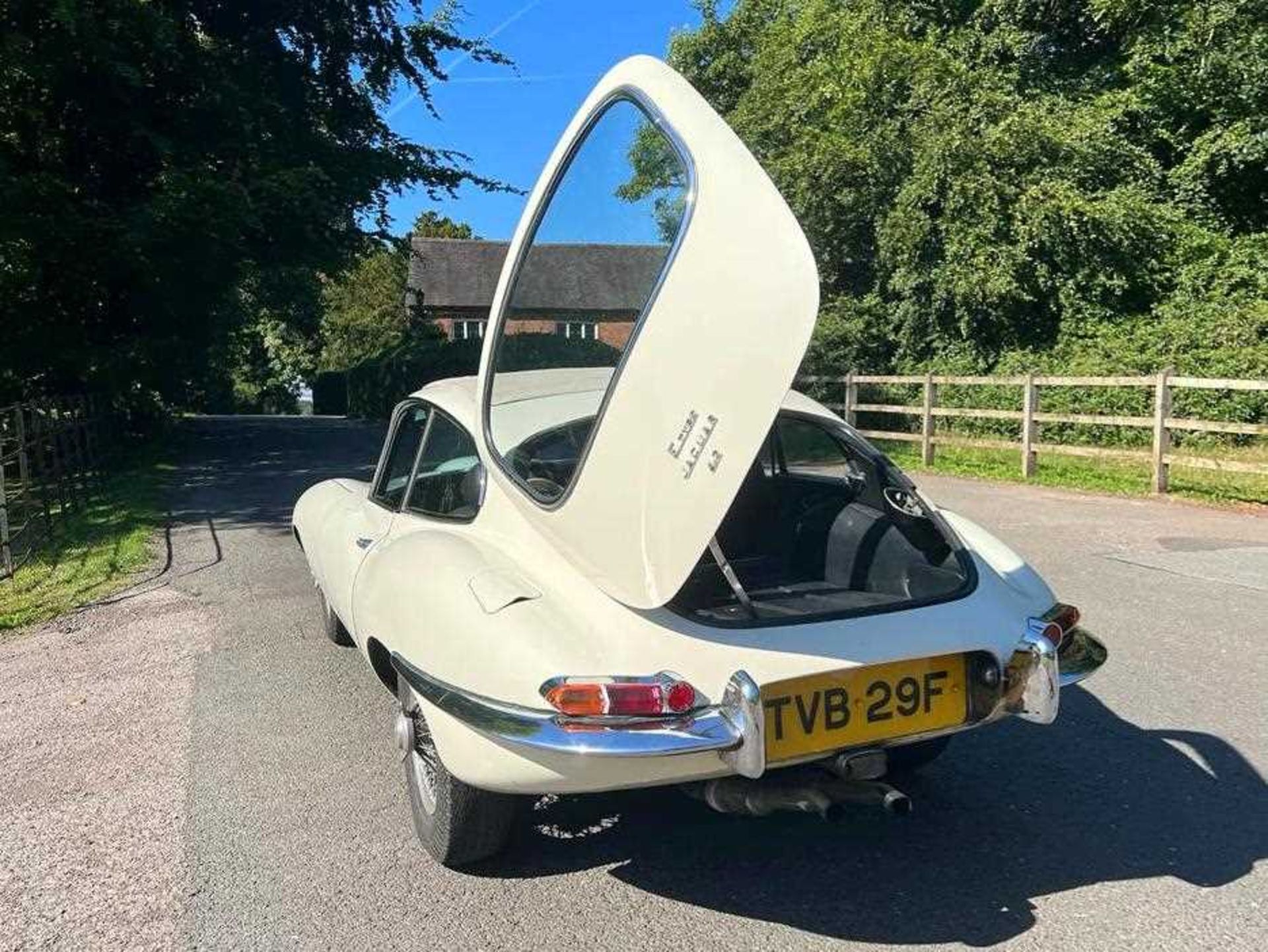 1968 Jaguar E-Type 4.2 Coupe Current ownership for more than 28 years - Image 12 of 24