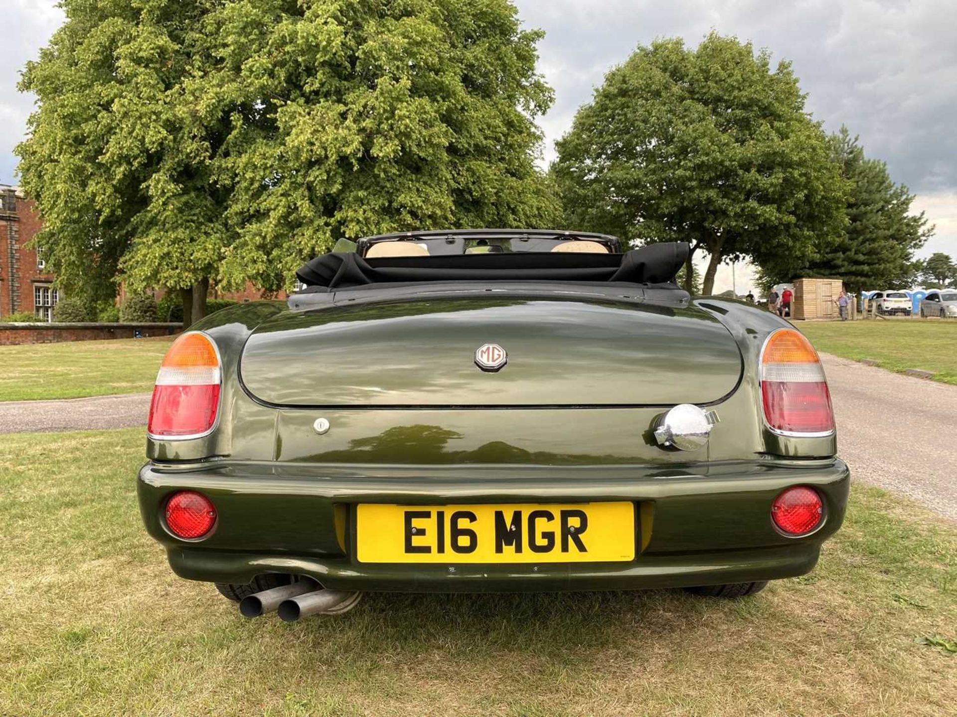1995 MG RV8 A rare and sought-after car fitted with power steering - Image 14 of 45