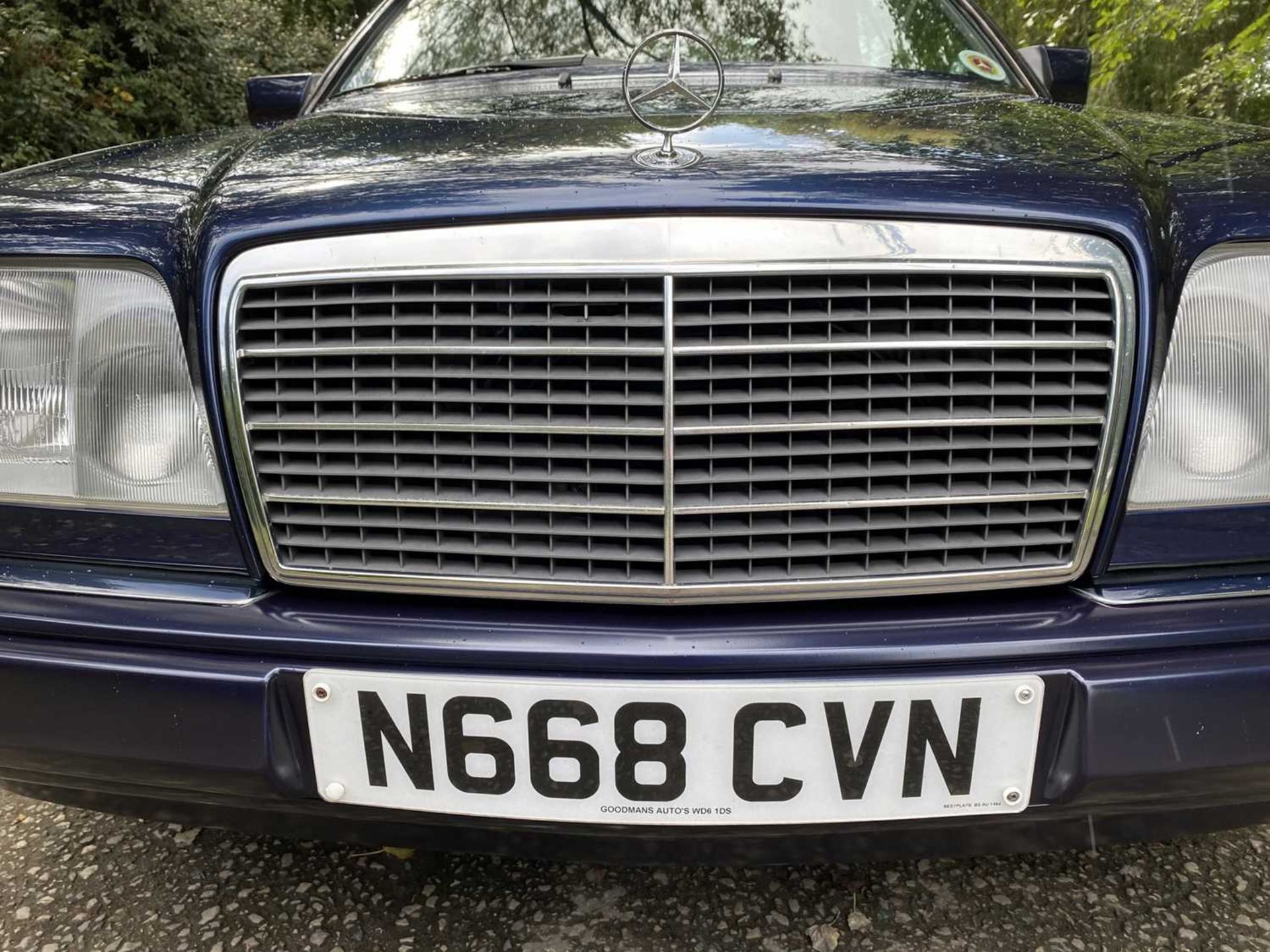 1995 Mercedes-Benz E220 Cabriolet A simply exceptional example of the increasingly desirable pillarl - Image 69 of 79