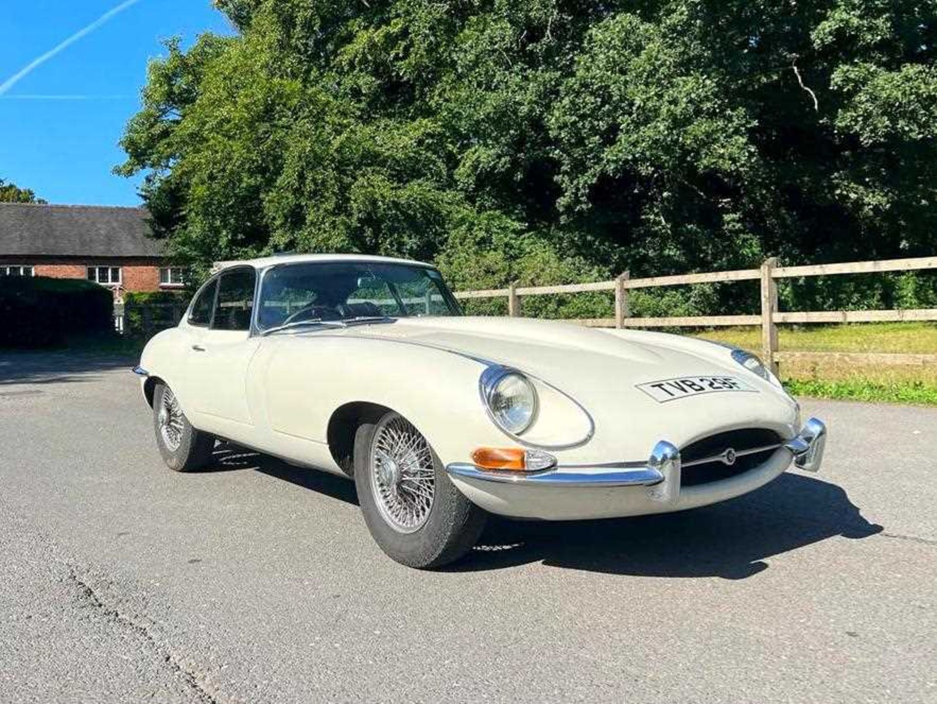 1968 Jaguar E-Type 4.2 Coupe Current ownership for more than 28 years - Image 3 of 24