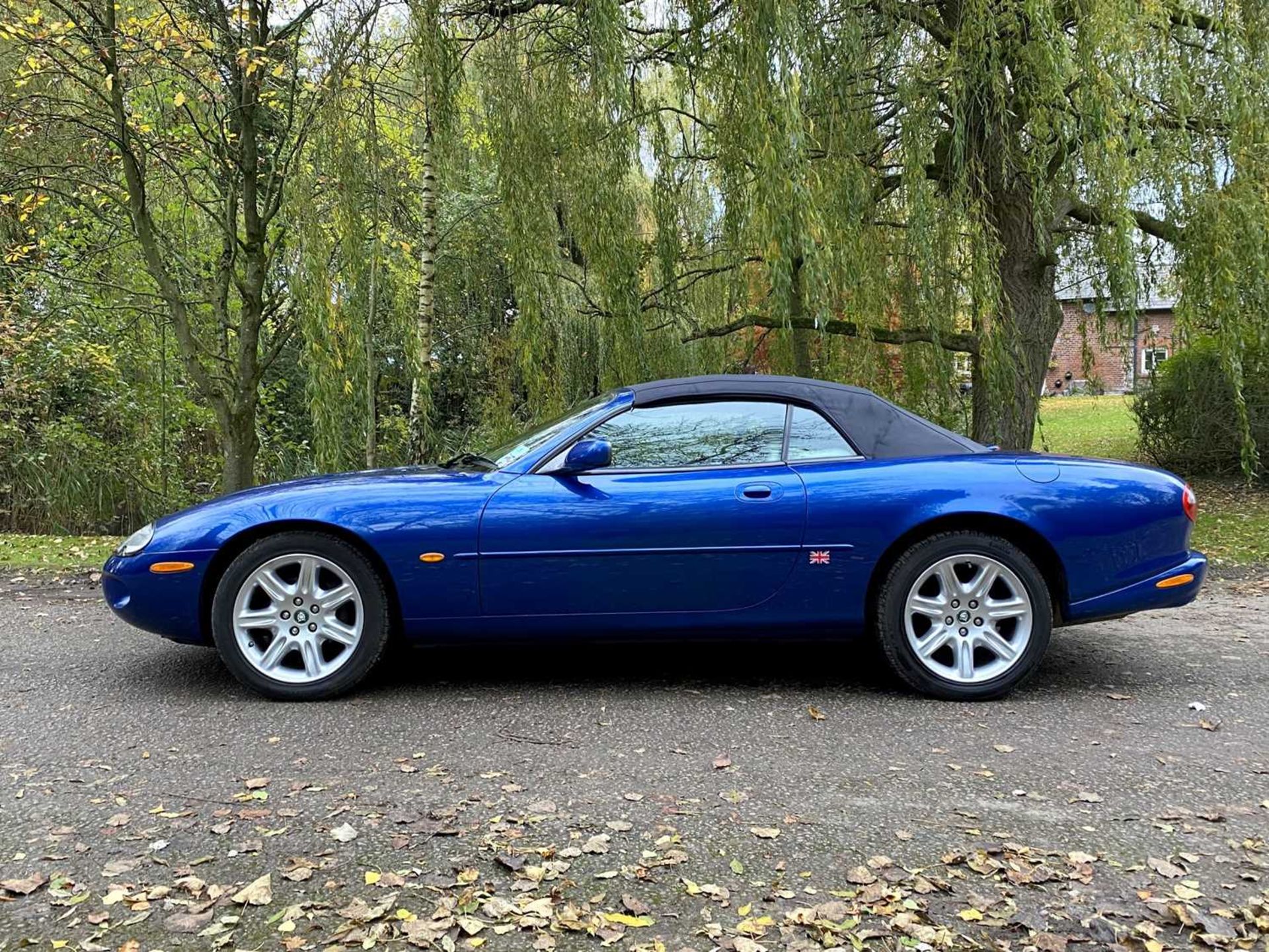 1998 Jaguar XK8 Convertible *** NO RESERVE *** - Image 18 of 100