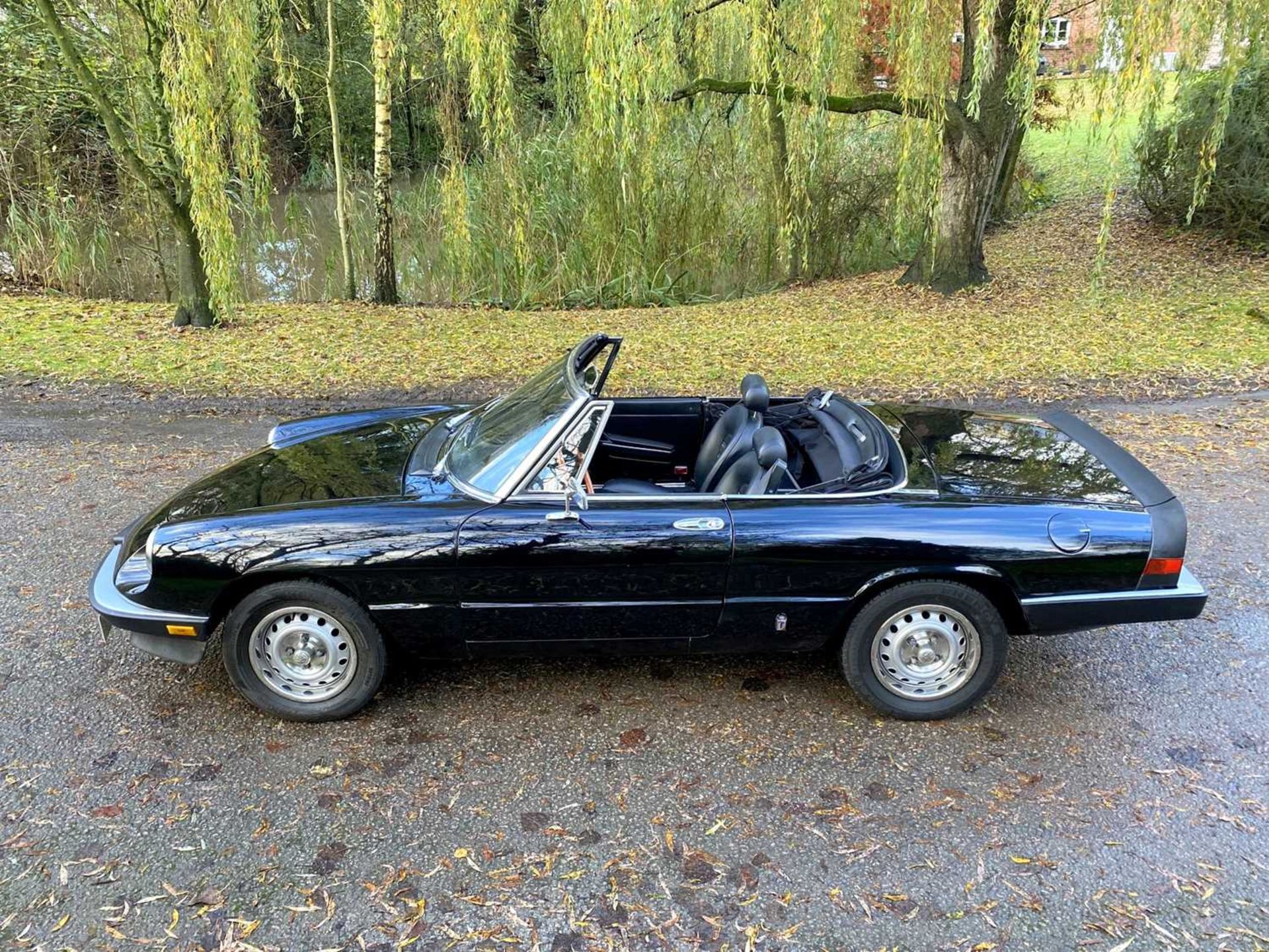 1985 Alfa Romeo 2000 Spider Veloce - Image 22 of 100