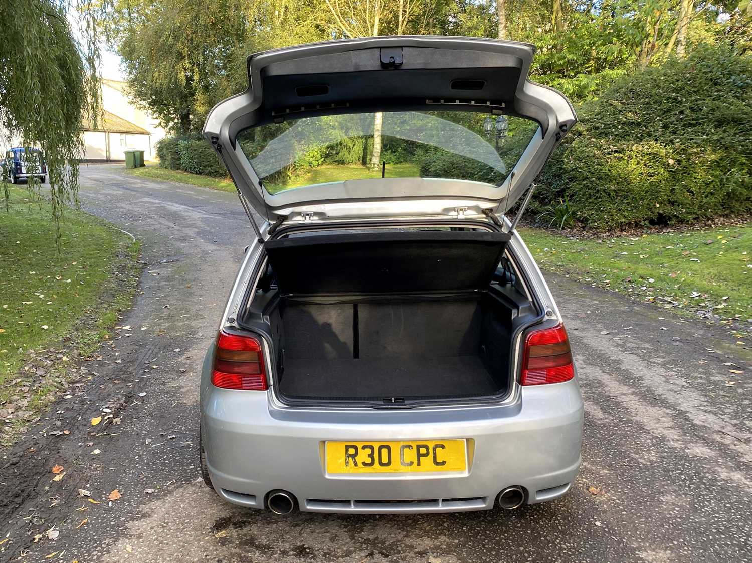 2003 Volkswagen Golf R32 - Image 27 of 79