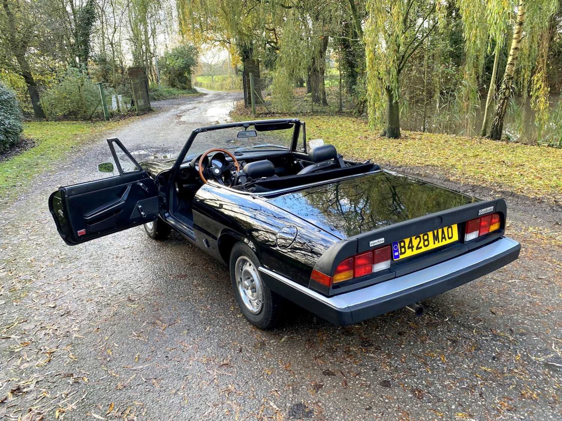 1985 Alfa Romeo 2000 Spider Veloce - Image 45 of 100