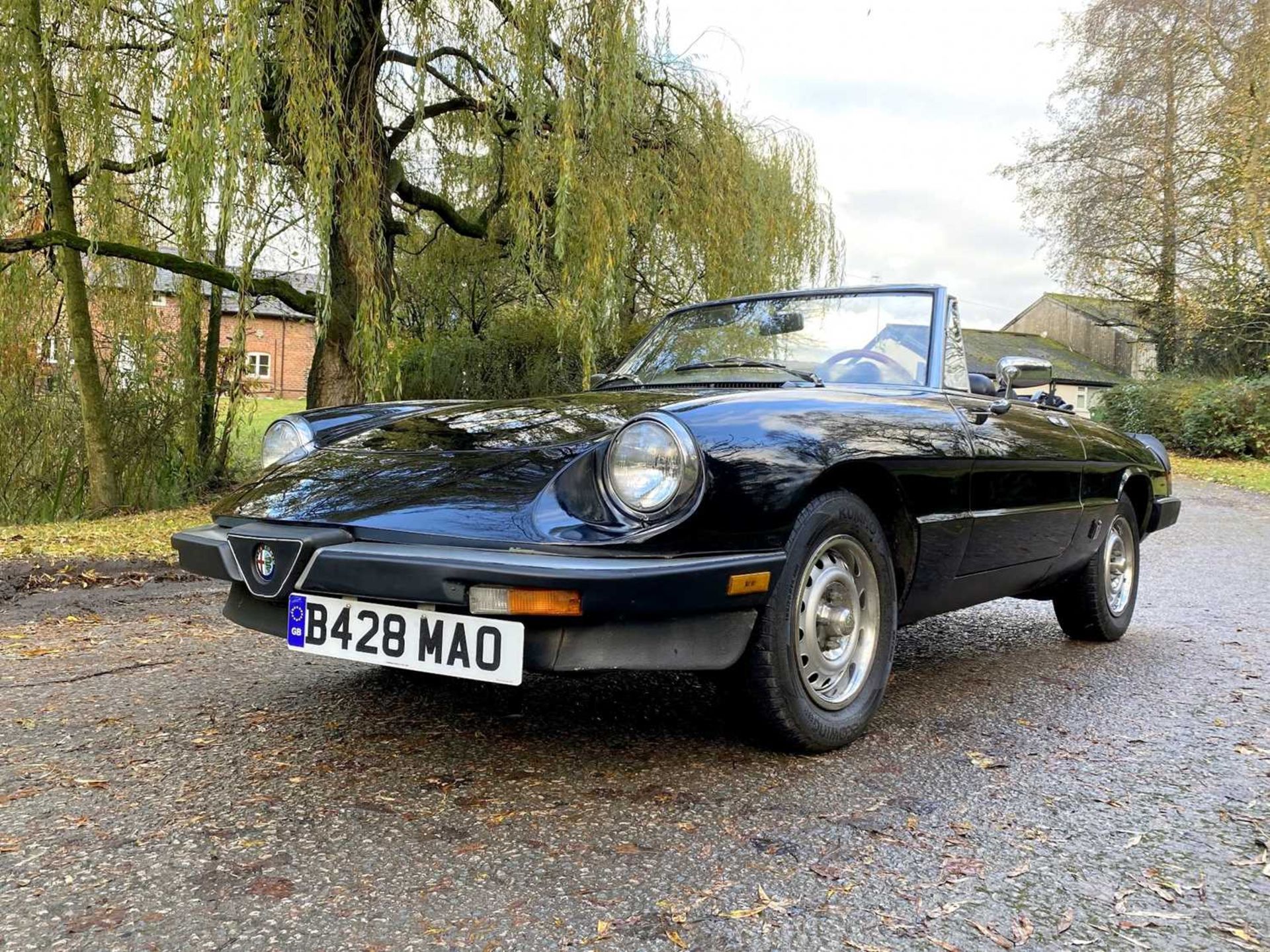 1985 Alfa Romeo 2000 Spider Veloce - Image 2 of 100