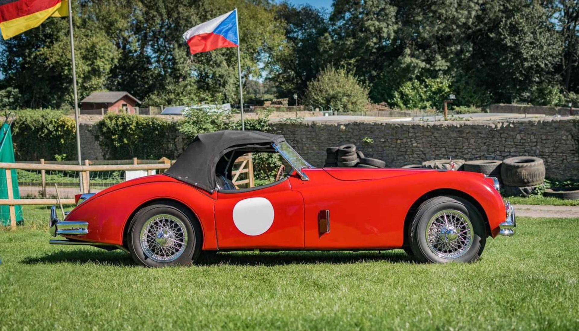 1956 Jaguar XK140 SE Roadster A matching-numbers, restored 'Special Equipment' roadster. - Image 14 of 98