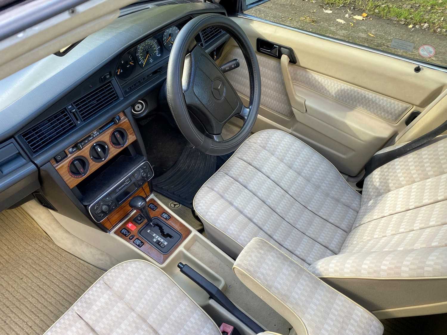 1993 Mercedes-Benz 190E 2.6L - Image 36 of 92