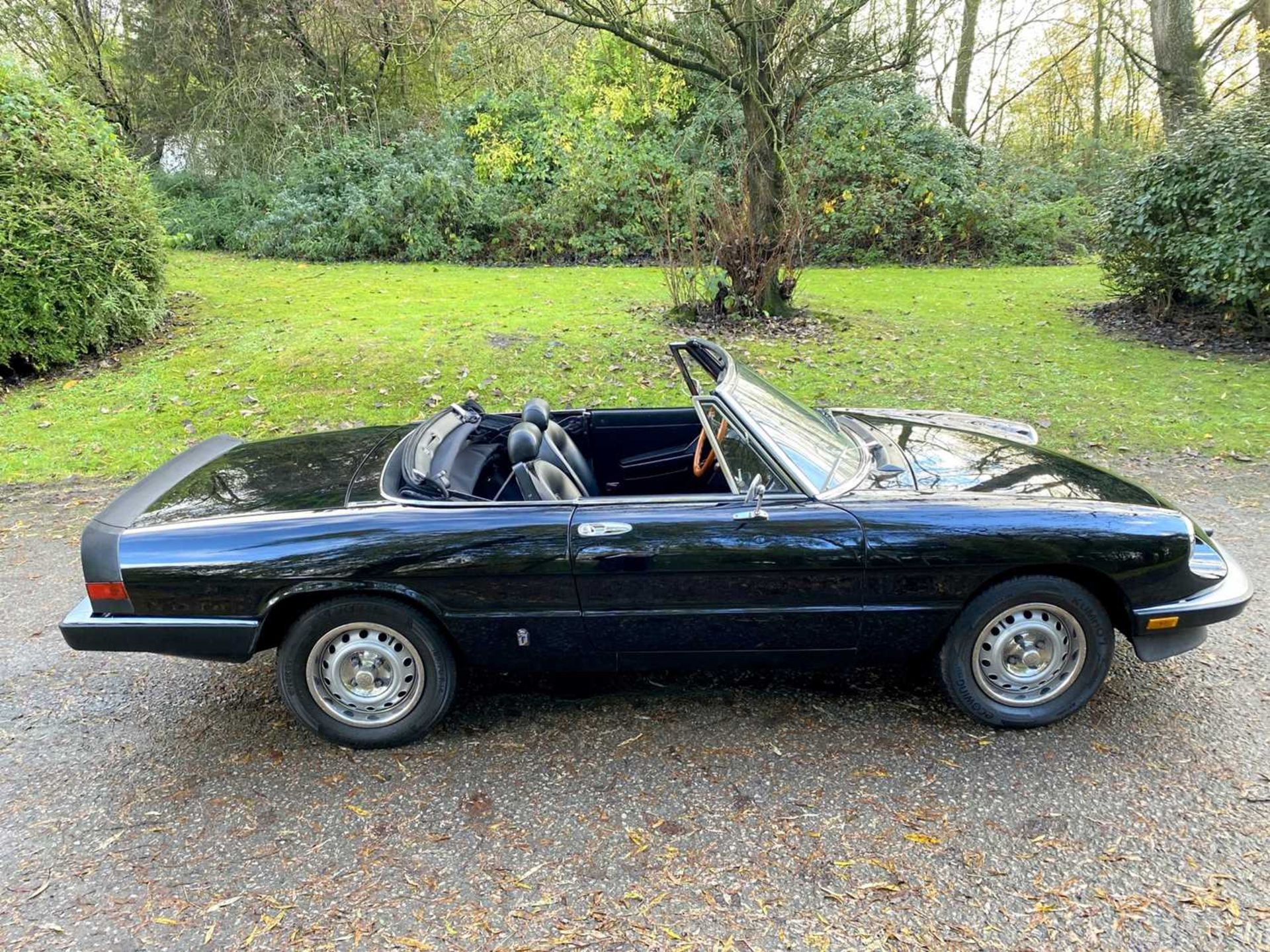 1985 Alfa Romeo 2000 Spider Veloce - Image 21 of 100