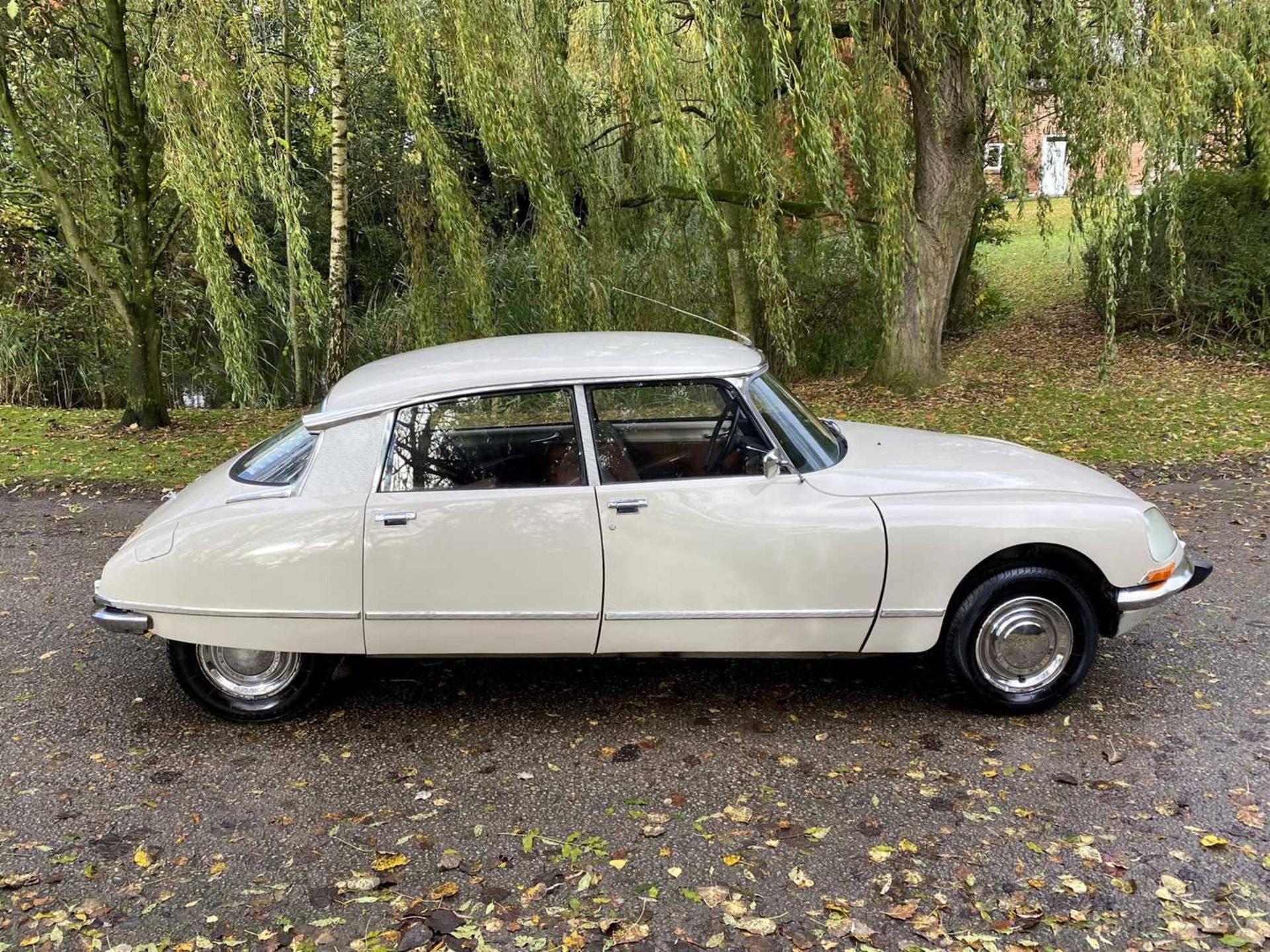 1971 Citroën DS21 Recently completed a 2,000 mile European grand tour - Image 13 of 100