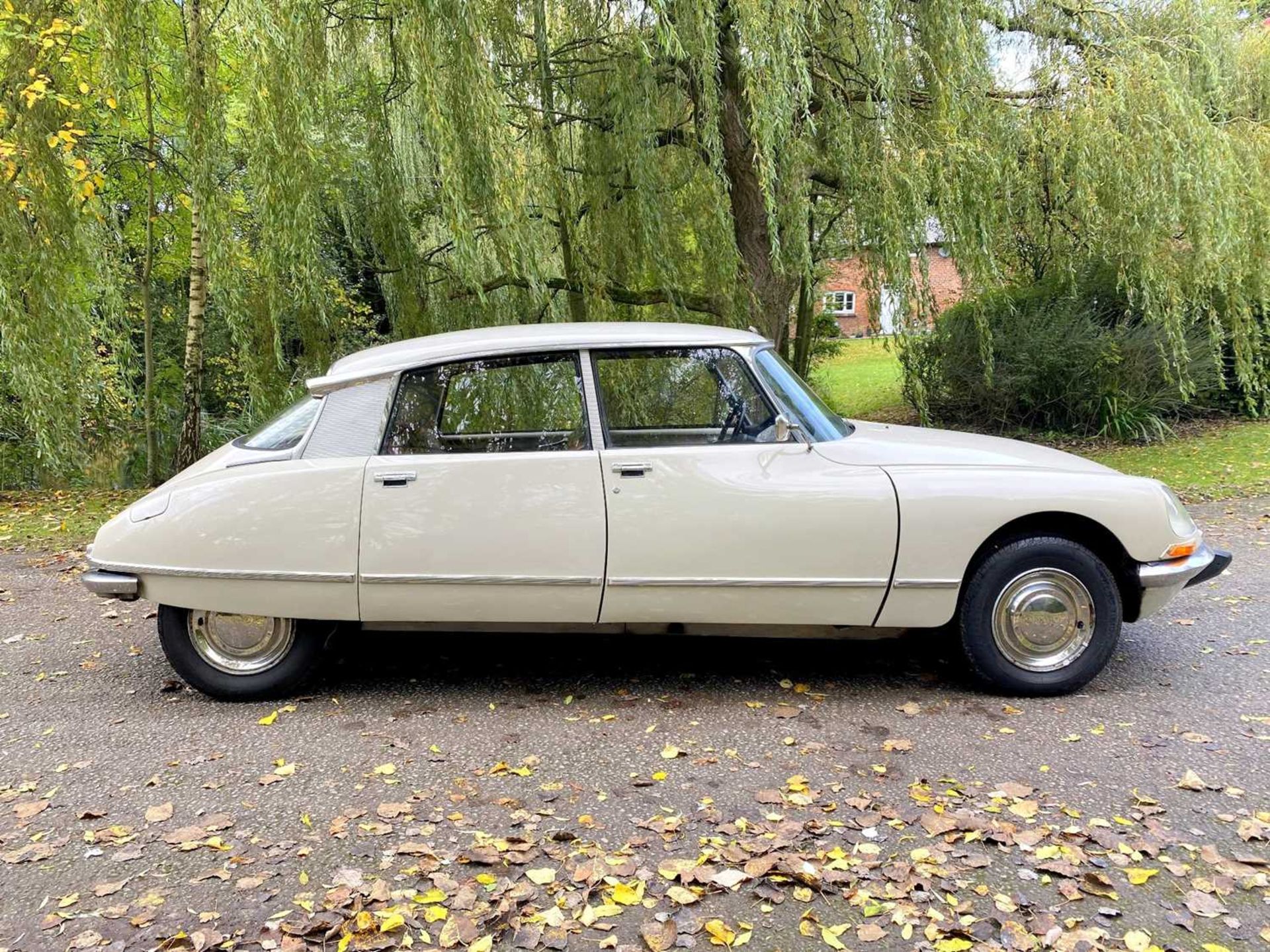 1971 Citroën DS21 Recently completed a 2,000 mile European grand tour - Image 11 of 100