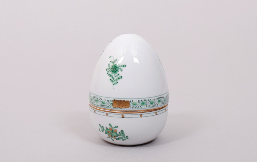 Egg-shaped lidded box, Herend, Hungary, decor "Indian flower basket", 20th C. - Image 2 of 4