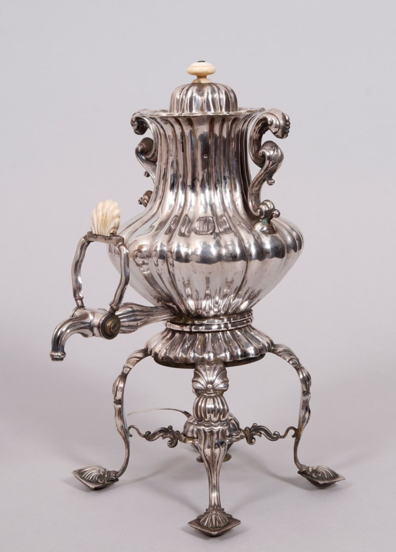 Tea-kettle on stand, so called "Kranenkanne", silver, 13 Loth, Vienna, ca. 1840