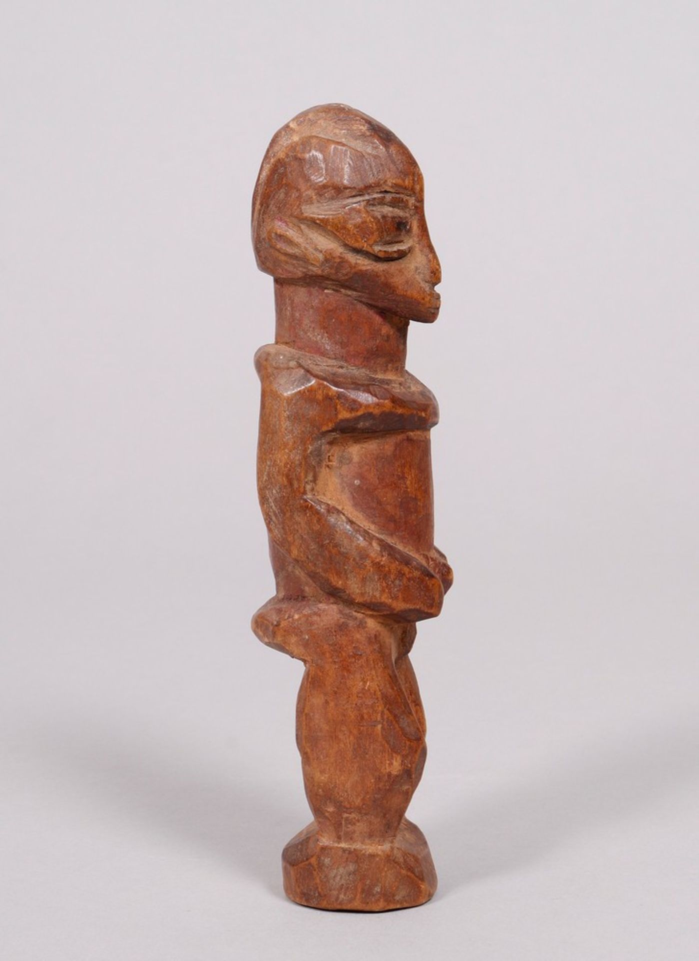 Small carved figure, probably Lobi, Burkina Faso - Image 4 of 4